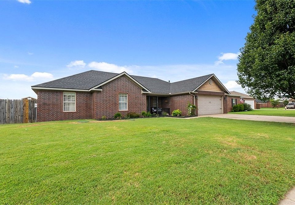 1st image of 3416 Garrett Ln