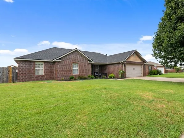 3416 Garrett Ln, Springdale, AR 72764