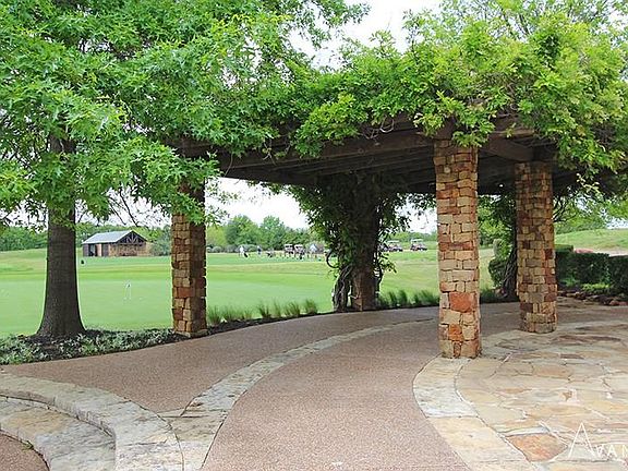 4th image of 1714 Post Oak Pl