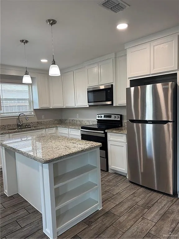 2 bed, 2.0 bath, 987 sqft, $1,025 — Photo 2
