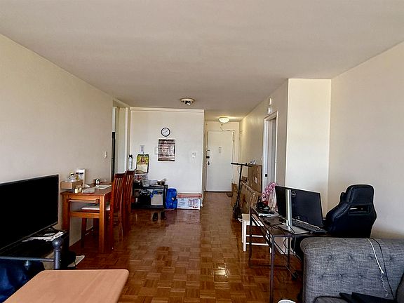 3rd image of 225 Saint Pauls Ave APT 11E