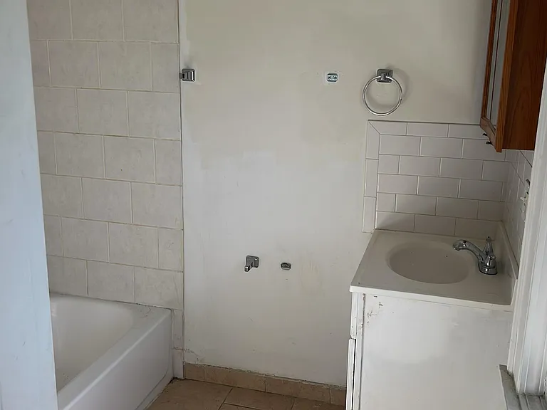 483 Broad St #3S — Photo 7