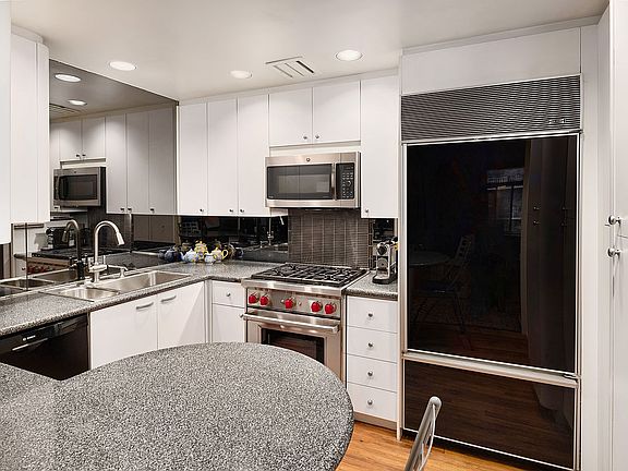 4th image of 525 E 80th St APT 5C