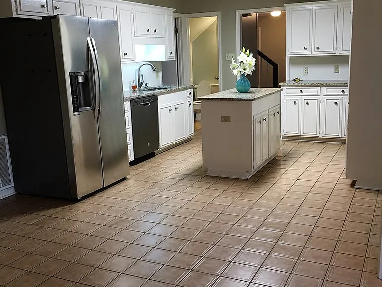 1002 Chase Ln — Photo 5