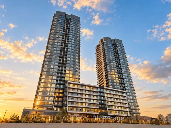 30 Upper Mall Way #1108, Vaughan, ON L4J 0L7