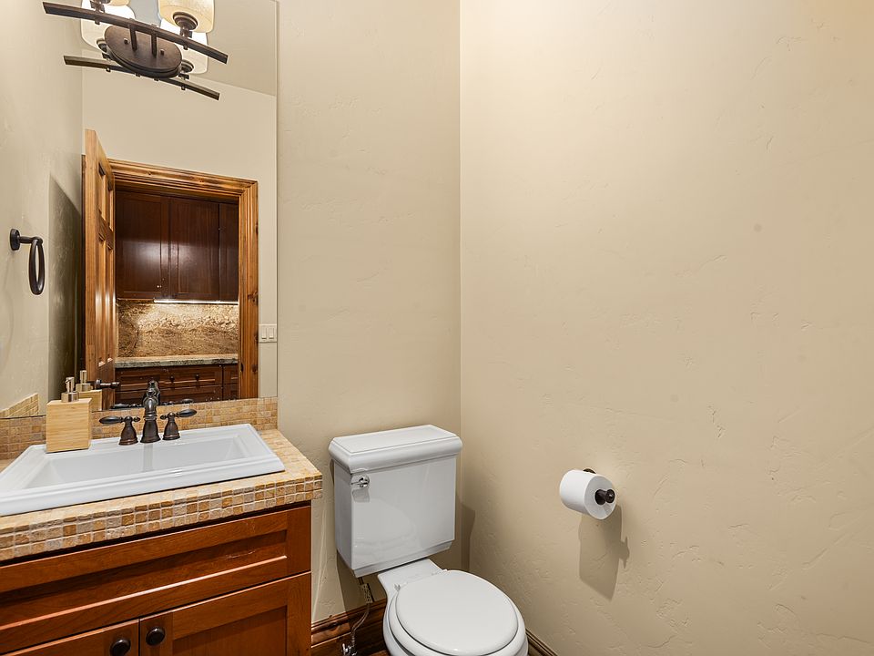 1st image of 225 Juniper Ct