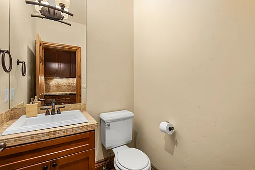 225 Juniper Ct Photo 1