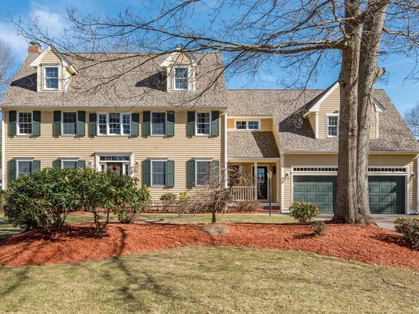 33 Elmwood Cres, Bridgewater, MA 02324