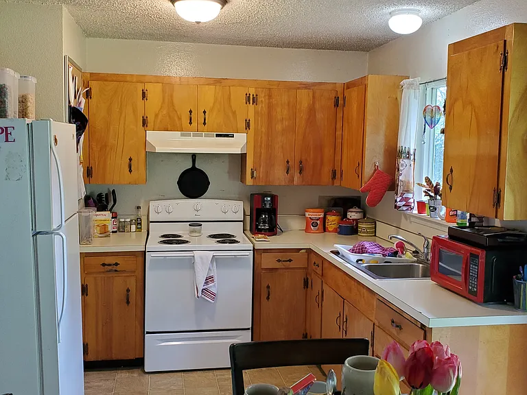 5701 NE 33rd Ave — Photo 3