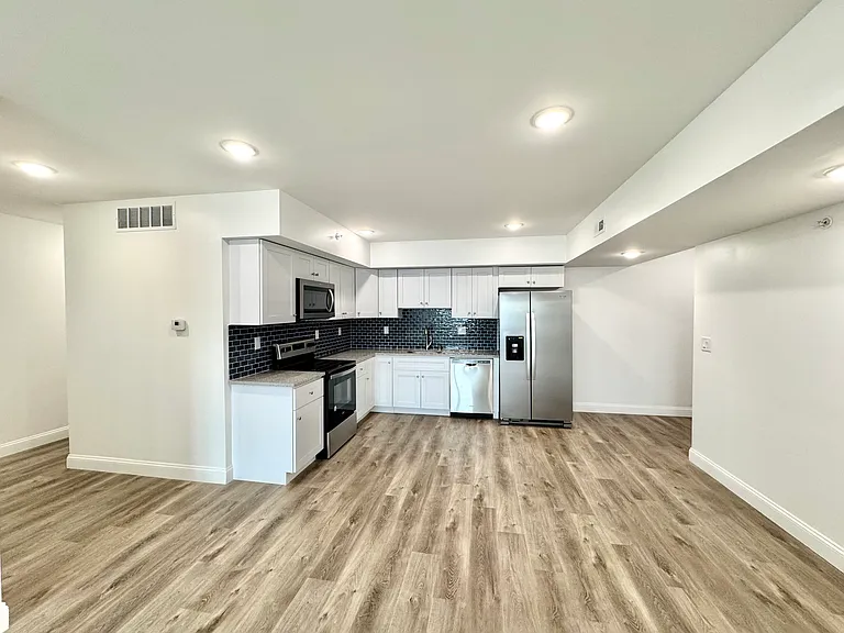 4077 Lancaster Ave #311-R — Photo 8