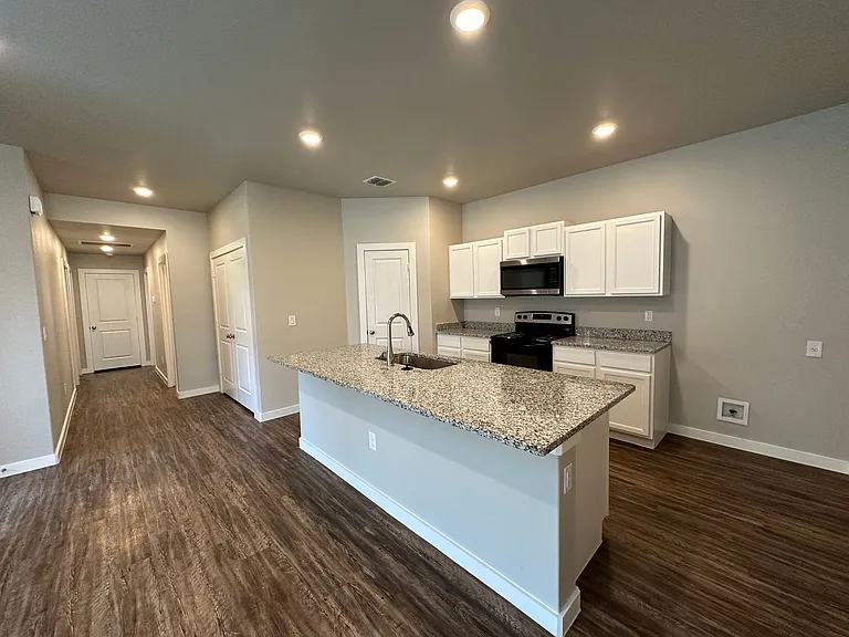 3402 Tiffin Ave — Photo 9
