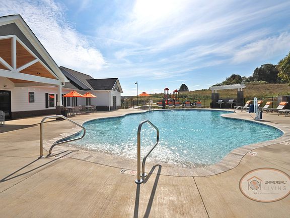 Zero-Entry Saltwater Swimming Pool
