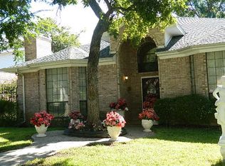 2208 Ridgeview St, Fort Worth, TX 76119