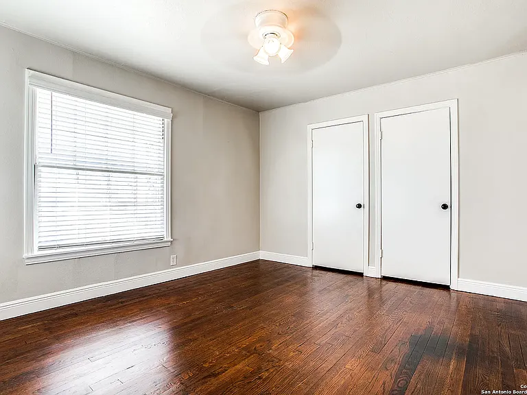 349 Laurelwood Dr — Photo 12