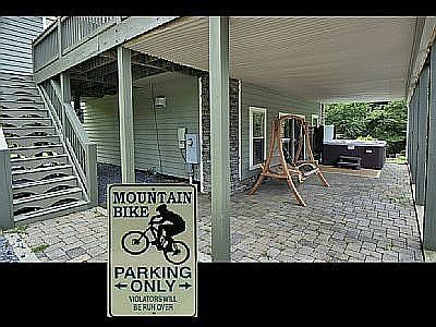 5th image of 220 Woodlands Hill Ln