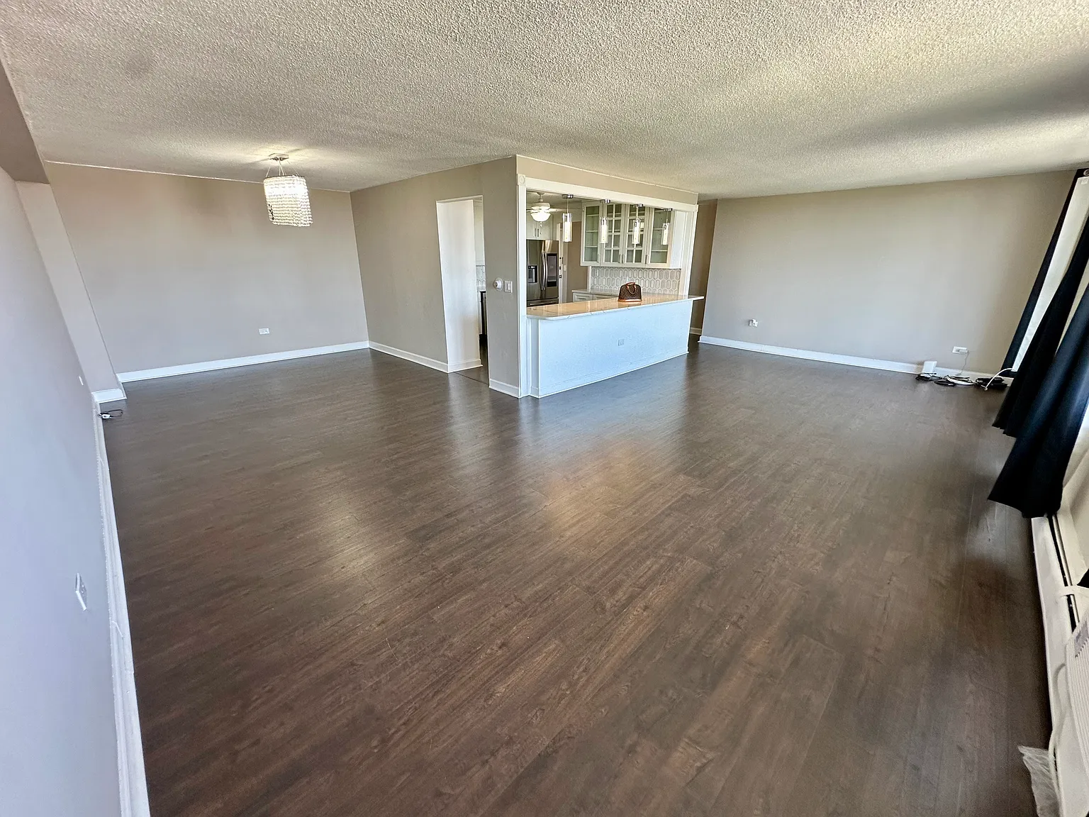 1 bed, 1100 sqft, $2,200 — Photo 3