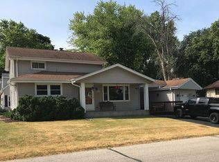 N27W27017 Woodland Dr, Pewaukee, WI 53072