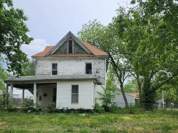 18 S Wilson Ave, Chanute, KS 66720