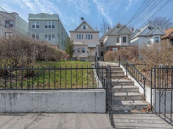 3rd image of 247 Duncan Ave