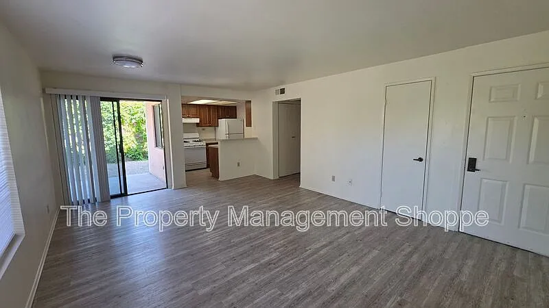 2 bed, 1.0 bath, $2,400 — Photo 4