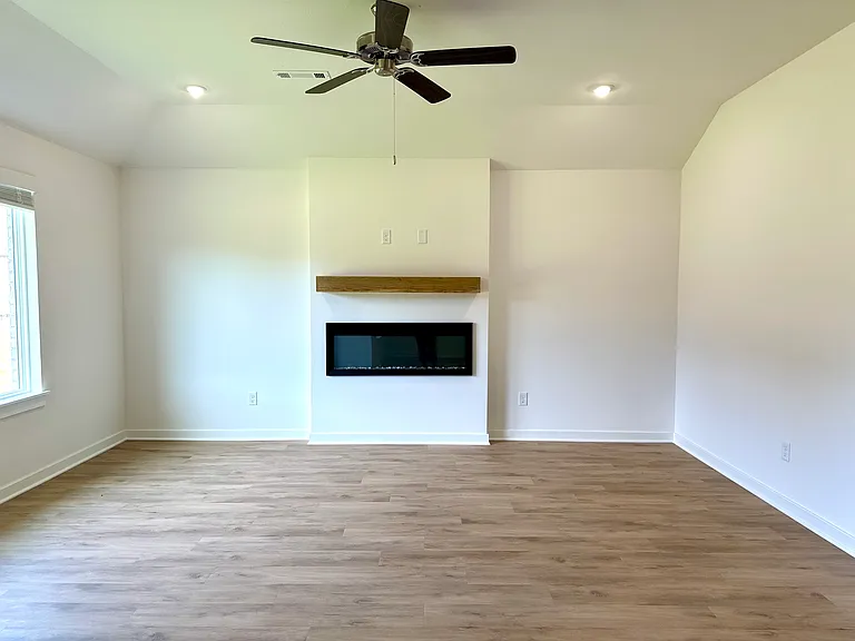 207 Collie Ave — Photo 3