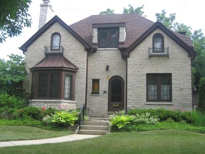 7023 Grand Pkwy, Wauwatosa, WI, 53213