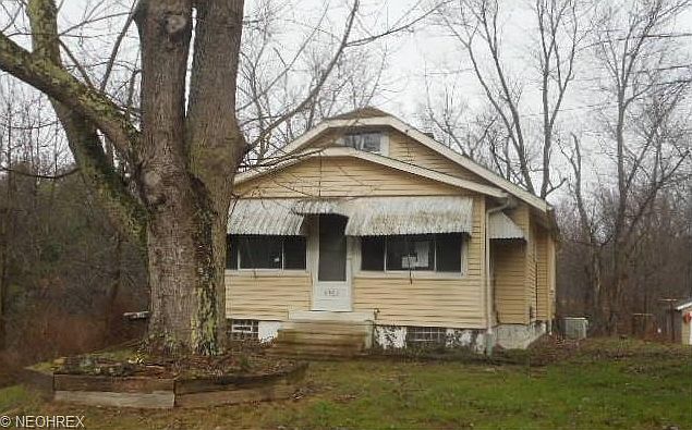 1st image of 2563 Emmett Dr