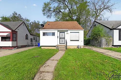 20259 Oakfield St Photo 1