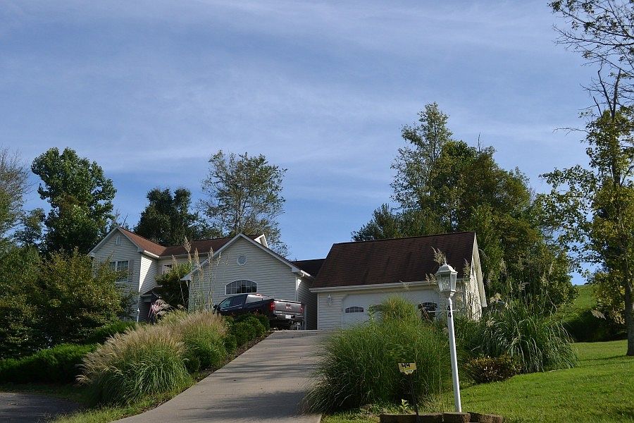 1st image of 44 Poplar Dr