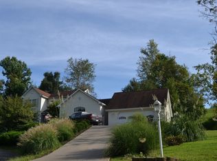 44 Poplar Dr, Fairmont, WV 26554