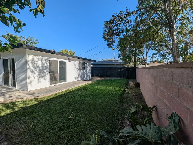 6295 Banner Ct — Photo 2