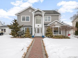 2489 2nd St, East Meadow, NY