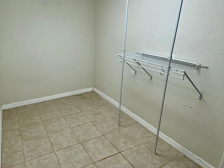 310 Washington Ave — Photo 6
