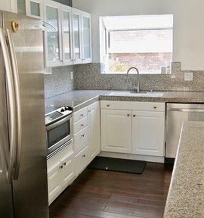 3rd image of 212 S Lasky Dr APT 10