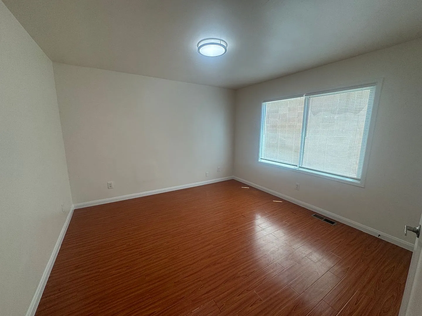 Newly Renovated 2 Bedroom, on San Pablo Ave, in East Richmond Area *Close to El Cerrito del Norte... — Photo 2