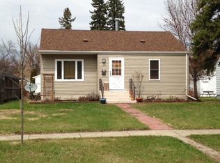 610 12th St NW, East Grand Forks, MN 56721