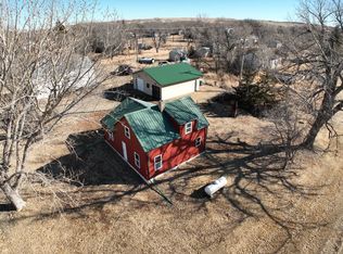 114 W 3rd St, Ree Heights, SD 57371