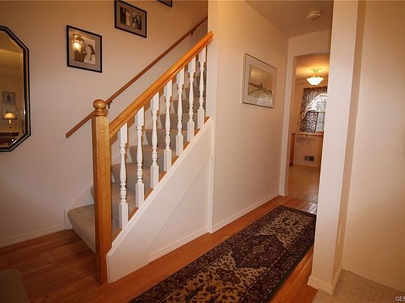 2nd image of 9 Galley Hill Ln