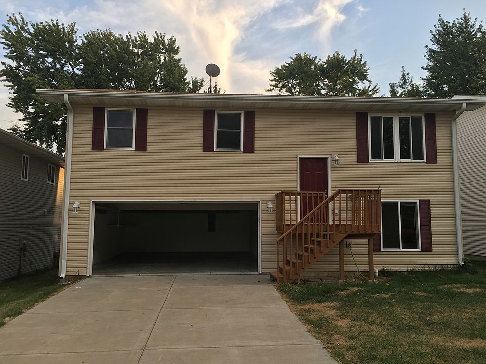 1st image of 409 W Belmont Ave