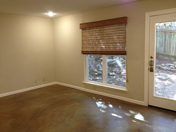 Living - Concrete Floors