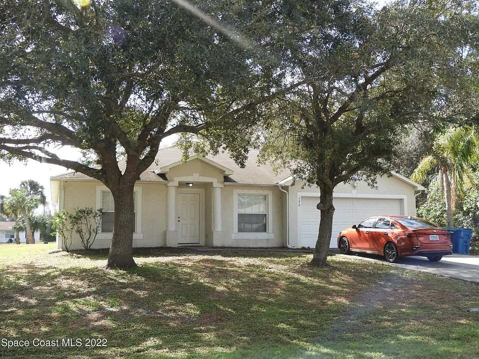 1st image of 590 Rembrandt St SE