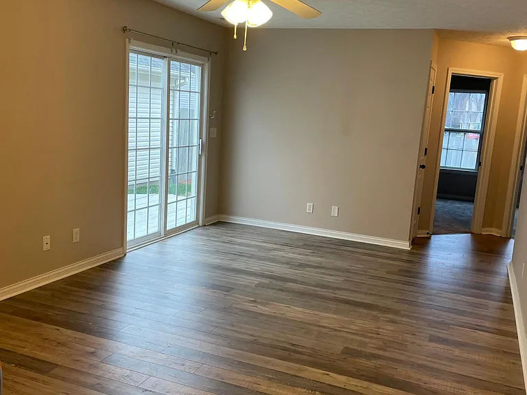 2228 Village Run — Photo 5