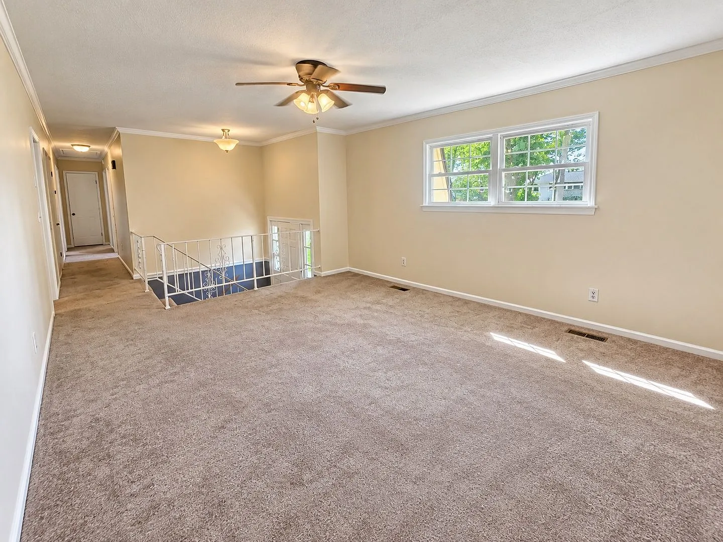 4 bed, 3.0 bath, 2200 sqft, $2,295 — Photo 2