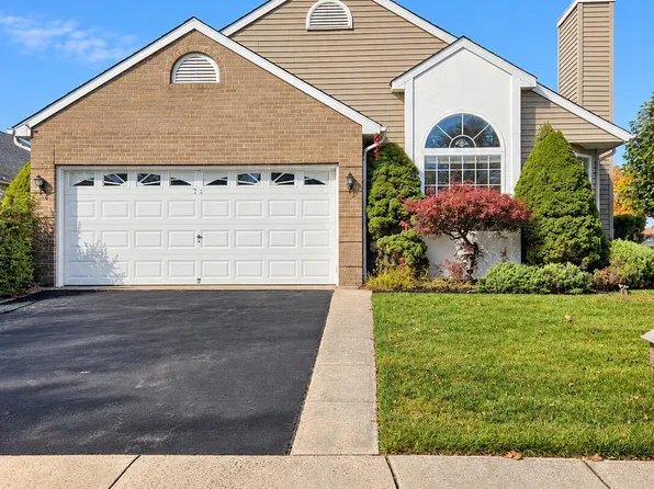 71 Canterbury Lane, Toms River, NJ 08757