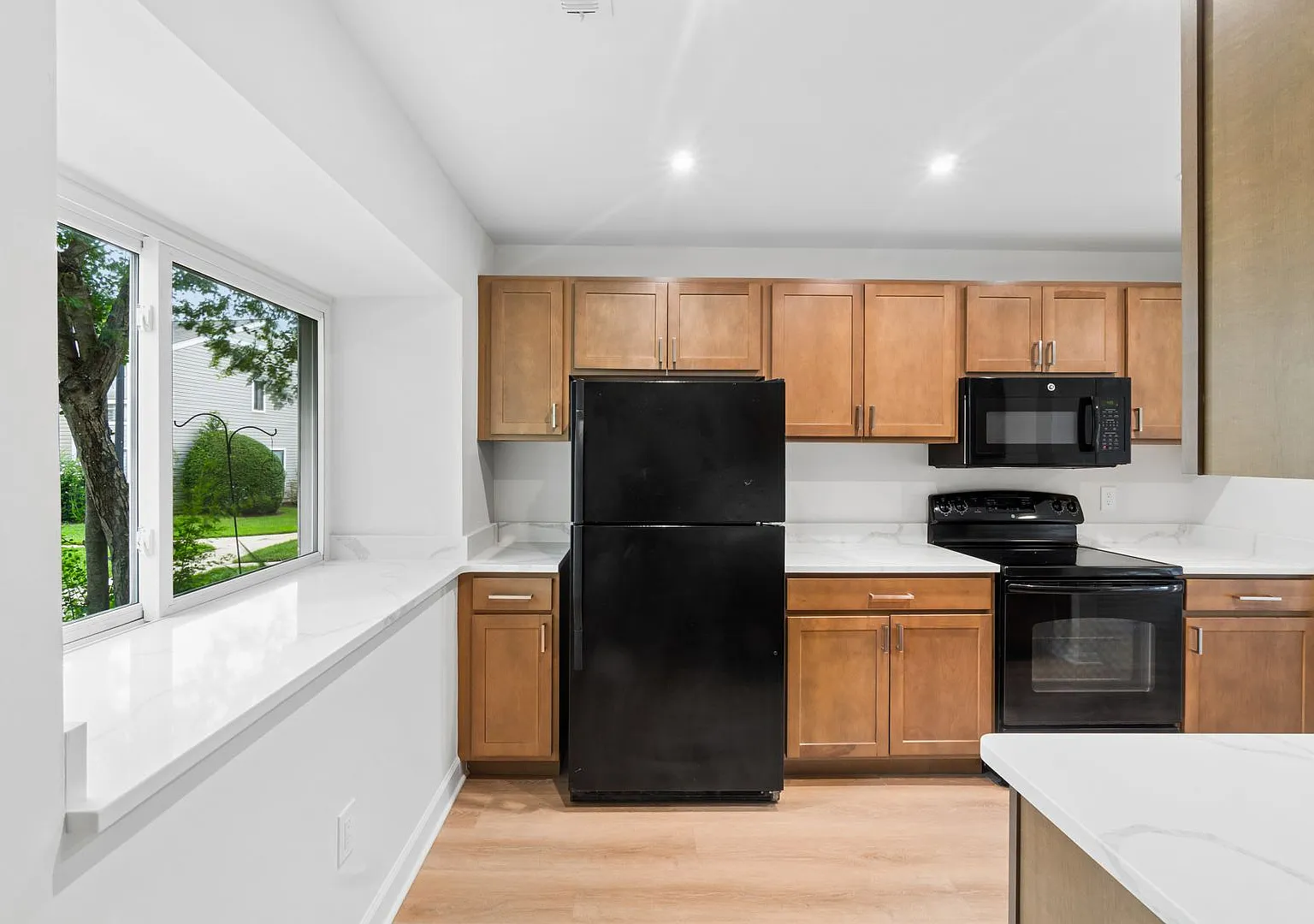 Coming soon! Townhome in Saltaire! — Photo 4