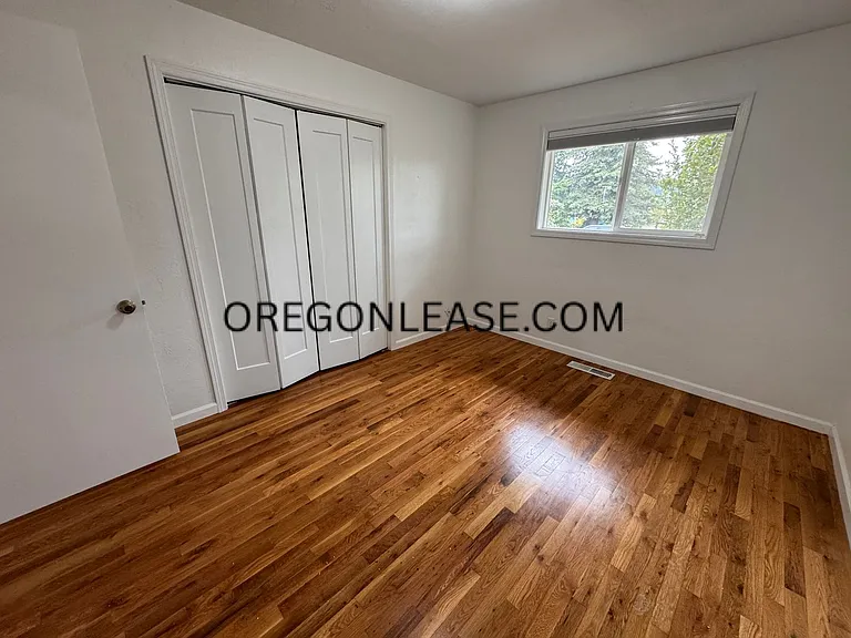 3315 University St — Photo 10