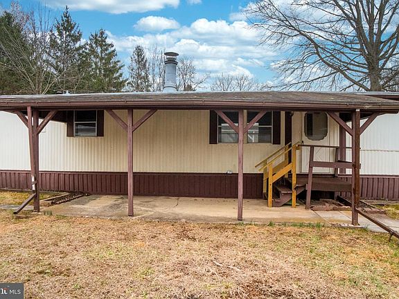 2nd image of 9 Oak Dr