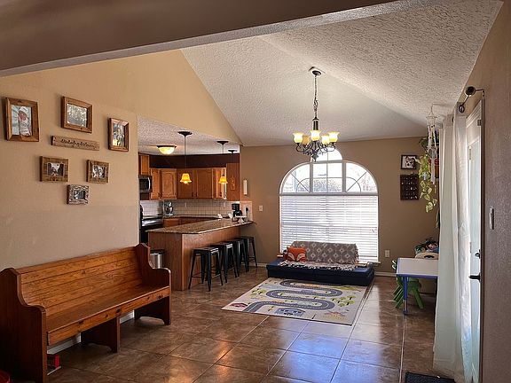 3rd image of 225 Wilmington Cir