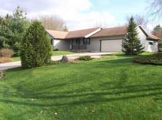 6777 Starburst Dr, Sun Prairie, WI 53590