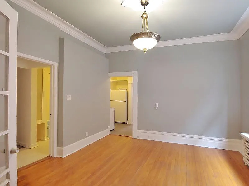 501 Gilmour Street-1 — Photo 3
